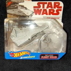 New/In Original PKG/Star Wars Star Destroyer Vehicle Hot Wheels